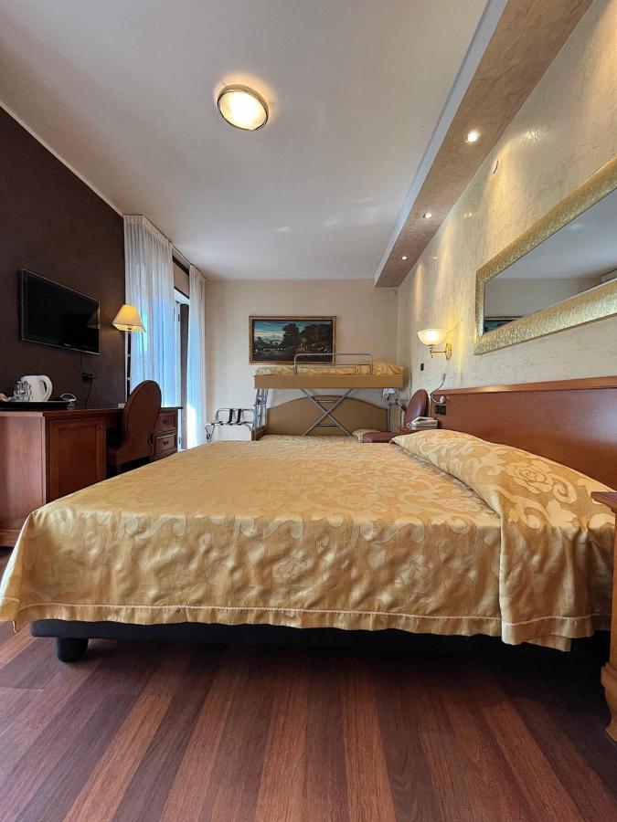 Hotel Regina Grado Bagian luar foto