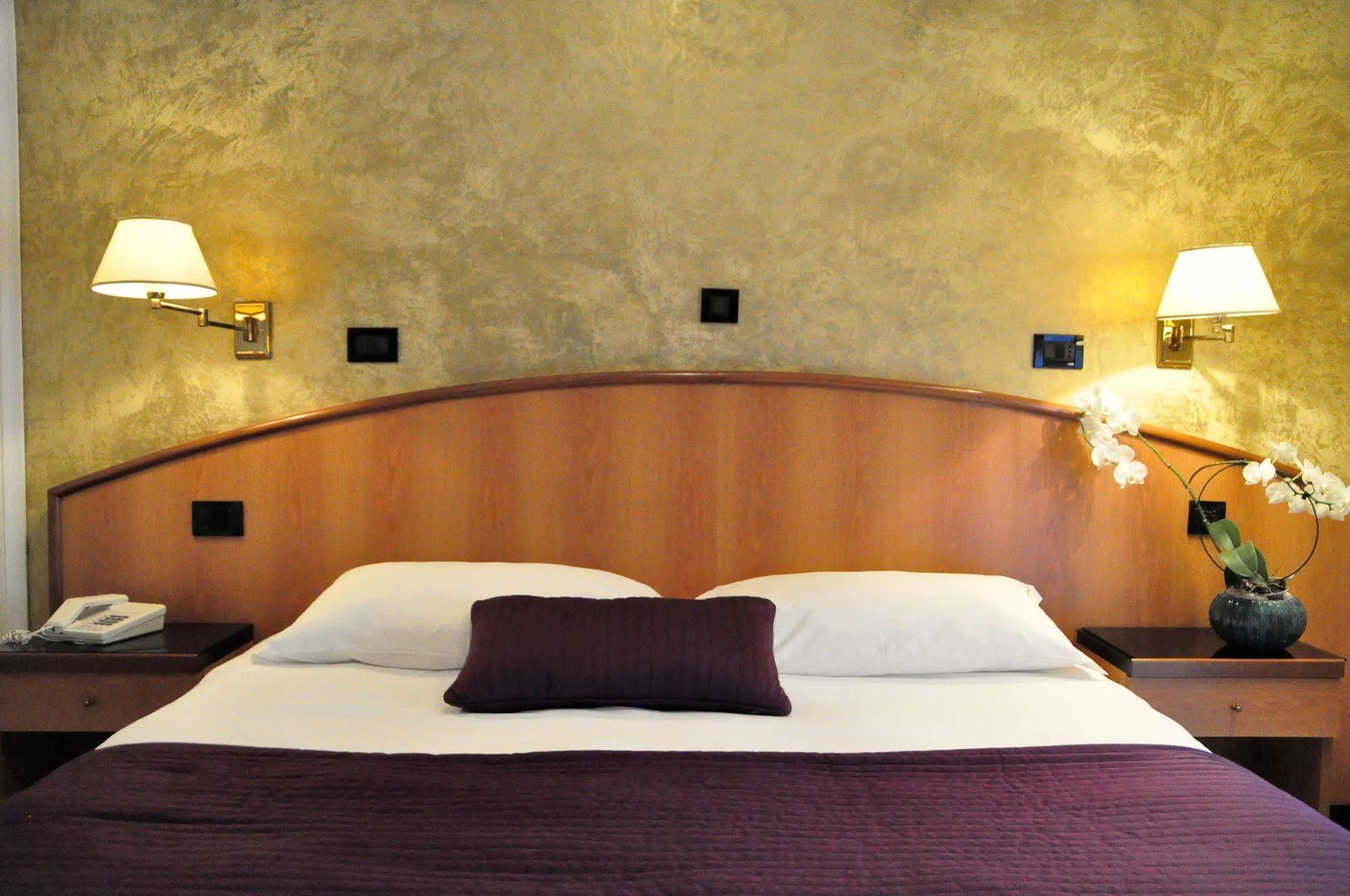 Hotel Regina Grado Bagian luar foto