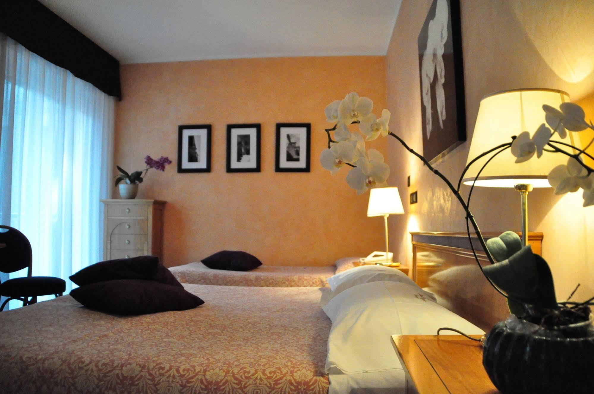 Hotel Regina Grado Bagian luar foto